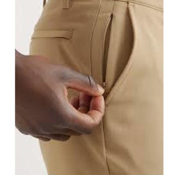 Quince Men's Ultra-Stretch 24/7 Smart Chino Pants Khaki 30X32 NWT - Picture 3 of 4